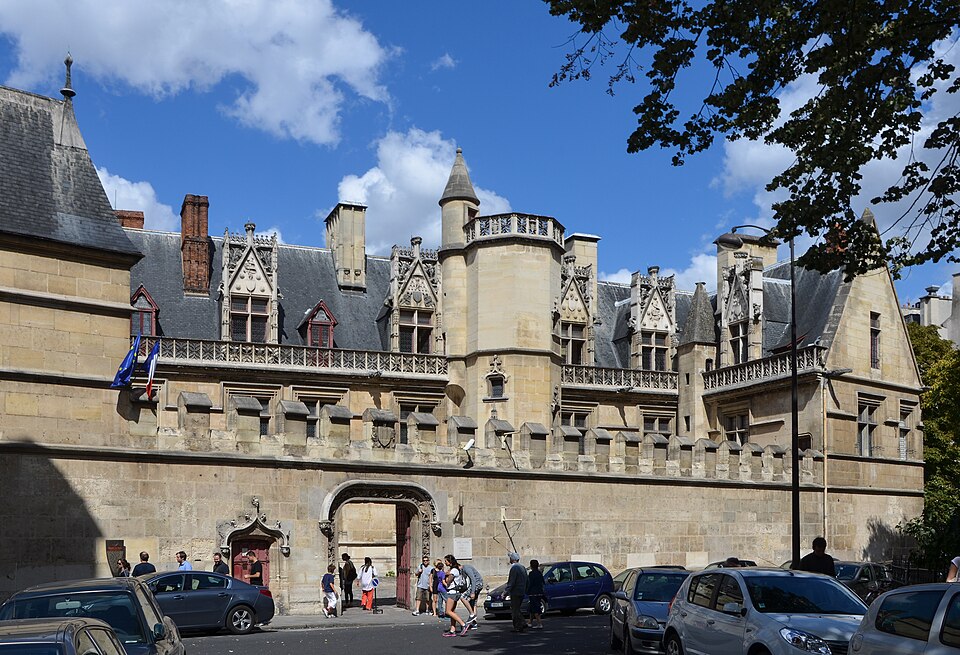 Front entrance to the Mus&eacute;e de Cluny-Mus&eacute;e National du Moyen &Acirc;ge